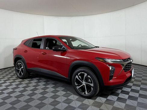 New 2026 Chevrolet Trax RS w/ Driver Confidence Package image 2