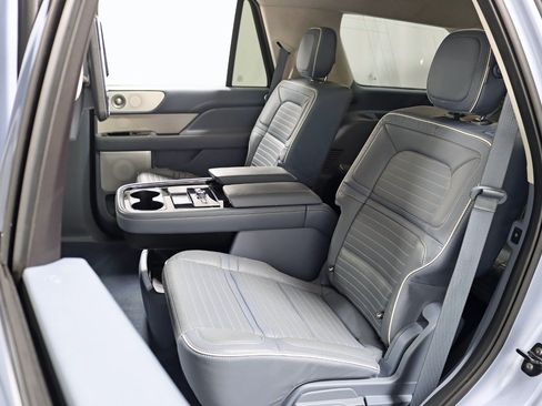 Used 2018 Lincoln Navigator Black Label w/ Cargo Package AWD/4WD image 32