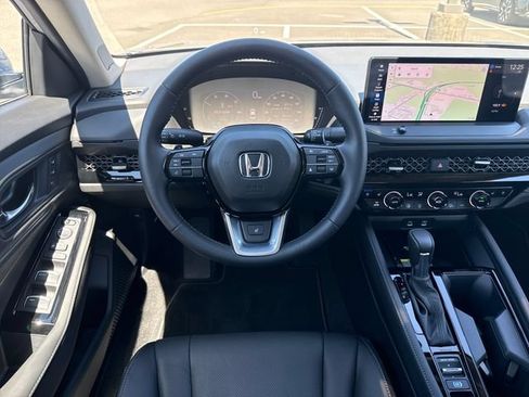 Used 2025 Honda Accord Touring image 14