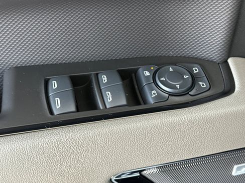 Used 2025 Chevrolet Silverado 1500 ZR2 w/ Technology Package image 13