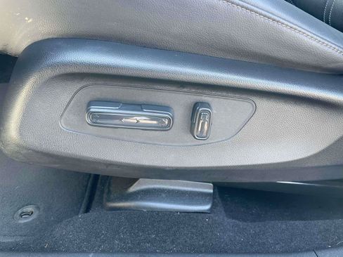 Used 2024 Honda HR-V EX-L image 17
