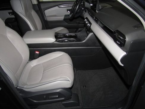 Certified 2024 Honda Pilot Elite image 21