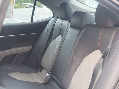 Used 2019 Toyota Camry XLE FWD image 33