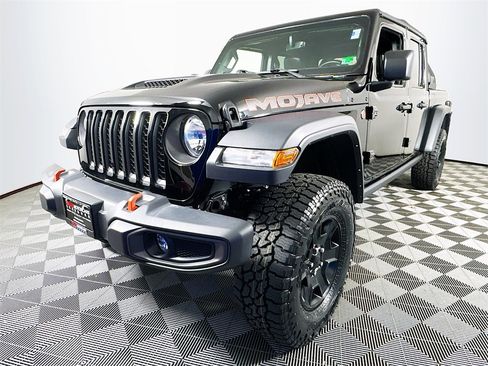 Used 2023 Jeep Gladiator Mojave w/ Cold Weather Group image 3