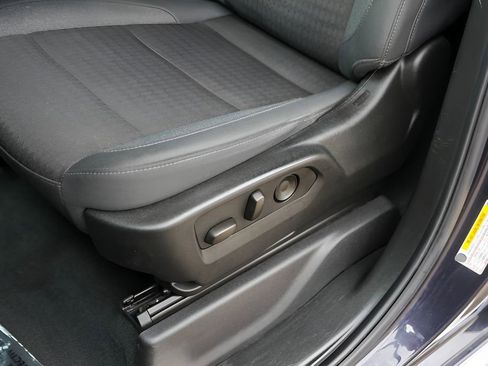 Used 2024 Chevrolet Silverado 1500 LT image 11