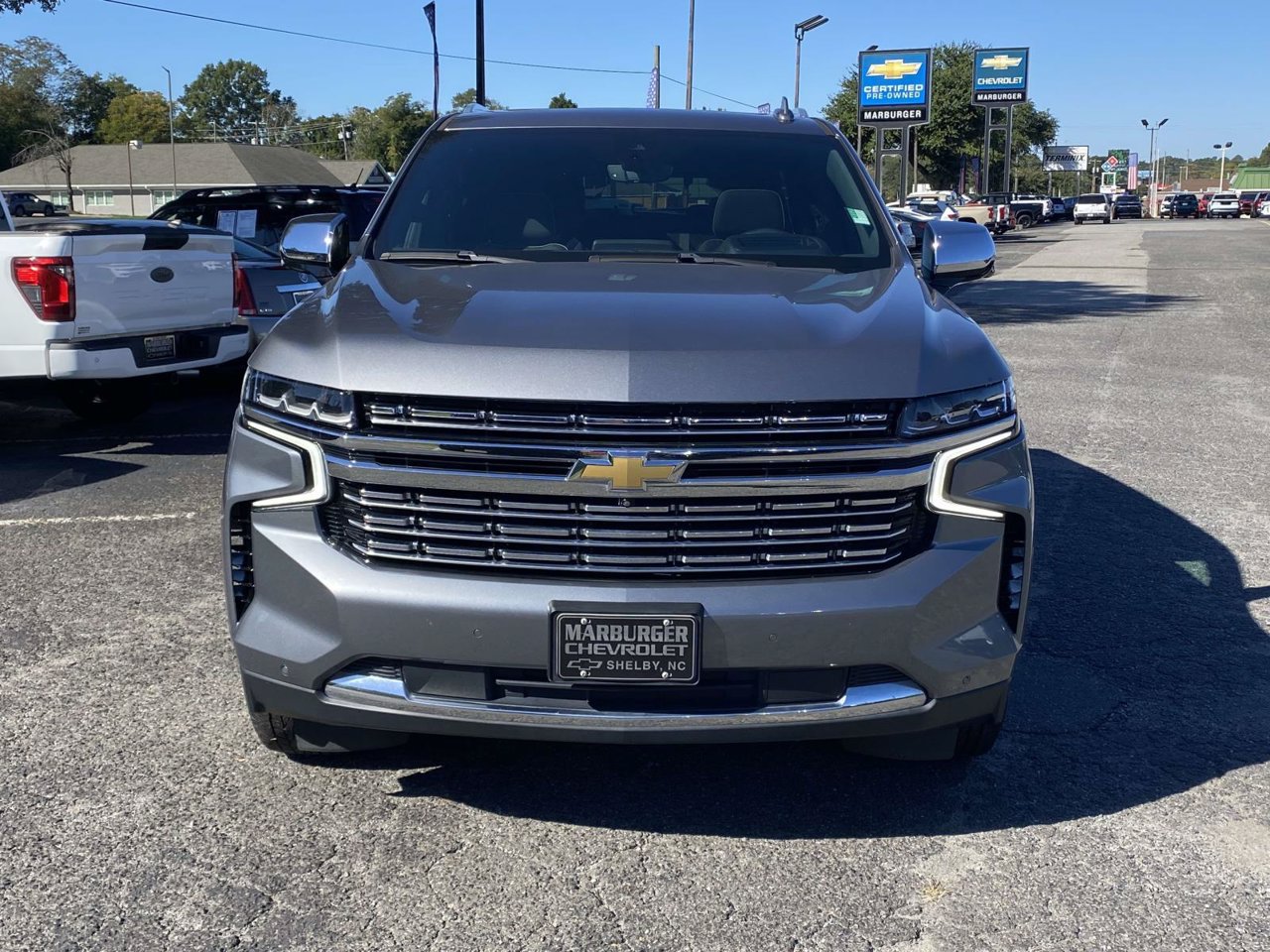 Used 2021 Chevrolet Tahoe Premier w/ Premium Package RWD image 2