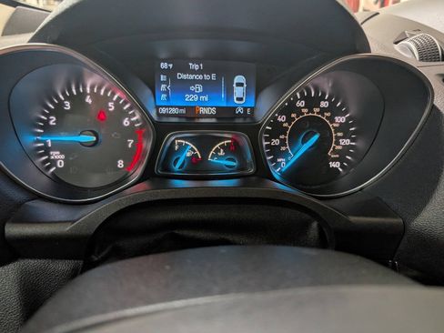 Used 2019 Ford Escape SEL w/ SEL Sport Appearance Package AWD/4WD image 9