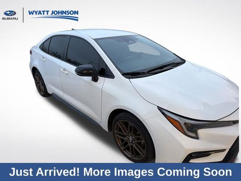 Used 2024 Toyota Corolla SE image 3