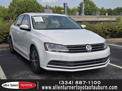 Used 2017 Volkswagen Jetta SE FWD image 1