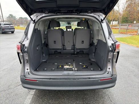 Used 2021 Toyota Sienna LE image 8