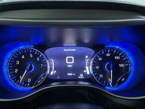 Used 2021 Chrysler Pacifica Touring-L image 17