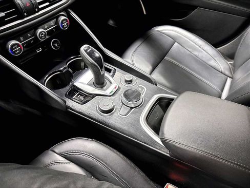 Used 2022 Alfa Romeo Giulia Sprint RWD image 19