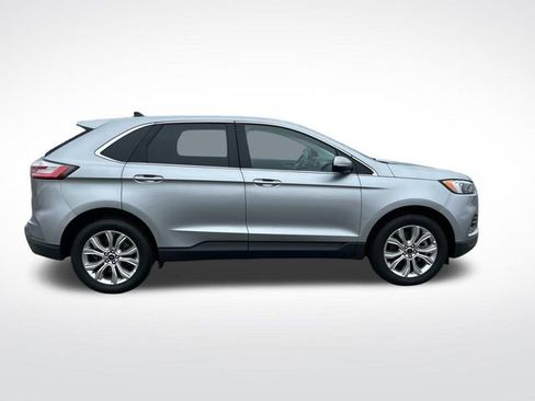 Used 2024 Ford Edge Titanium image 3