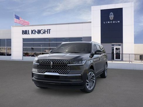 New 2025 Lincoln Navigator L Reserve image 2