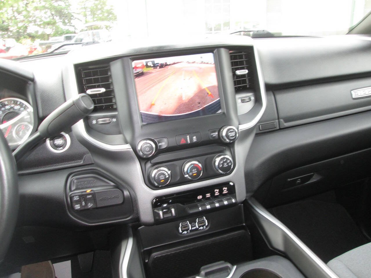 Used 2024 RAM 2500 Big Horn w/ Off Road Package AWD/4WD image 26