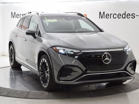 New 2026 Mercedes-Benz EQS 550 4MATIC SUV image 8