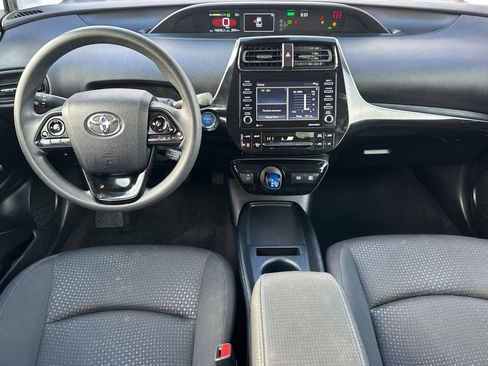 Certified 2022 Toyota Prius LE image 16