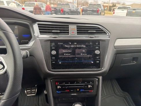 Used 2023 Volkswagen Tiguan SE R-Line image 54