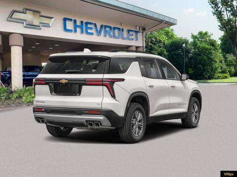 New 2026 Chevrolet Traverse LT image 2