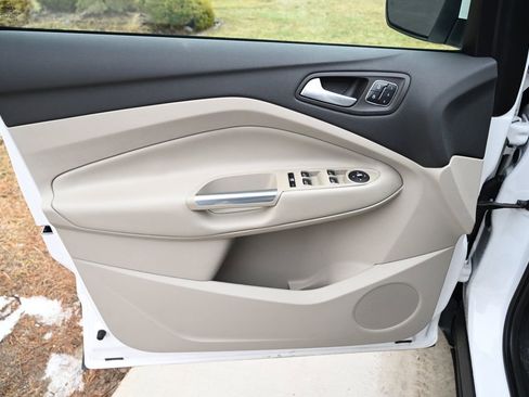 Used 2016 Ford Escape Titanium image 15