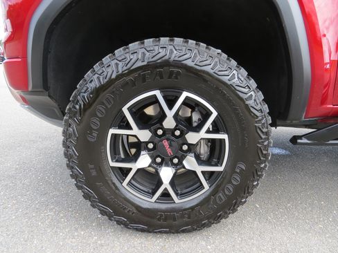 Used 2023 GMC Canyon AT4X image 13