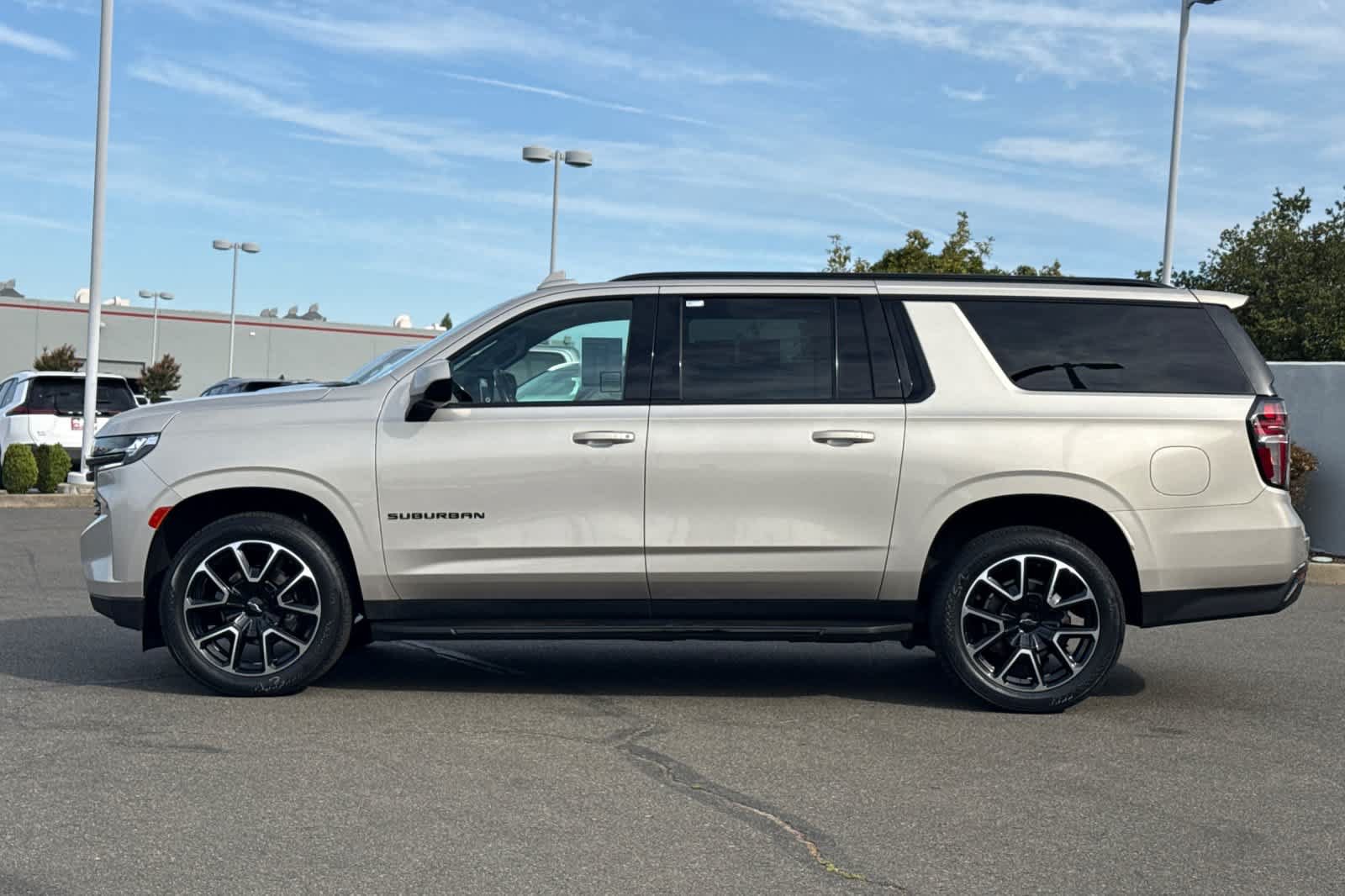 Used 2021 Chevrolet Suburban RST AWD/4WD image 9