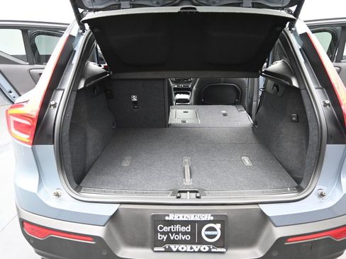 Used 2023 Volvo XC40 Recharge Ultimate image 17