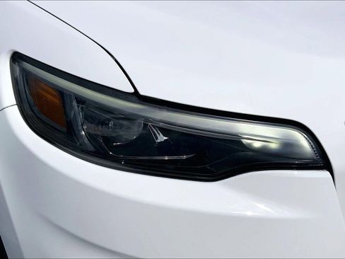 Used 2019 Jeep Cherokee Latitude Plus image 24