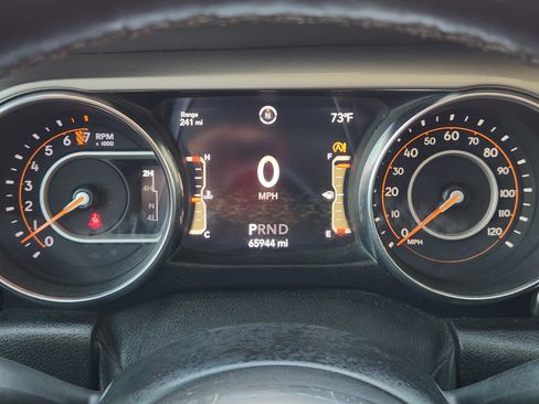 Used 2020 Jeep Gladiator Overland AWD/4WD image 18