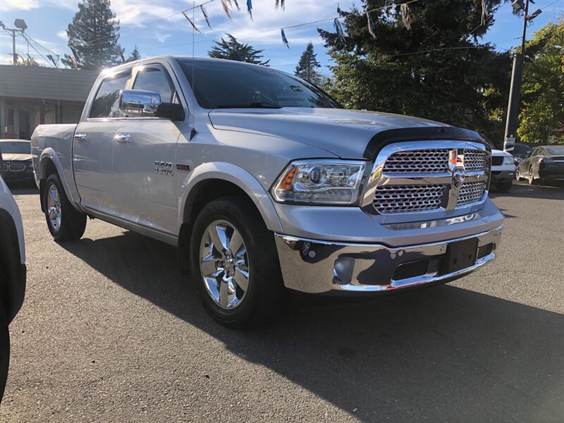 Used 2018 RAM 1500 Laramie w/ Cold Weather Group AWD/4WD image 5