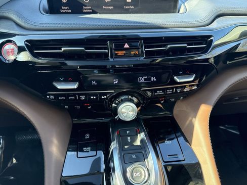 Used 2022 Acura MDX SH-AWD w/ Advance Package image 19