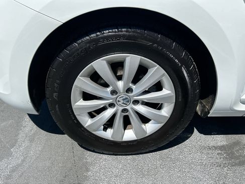 Used 2018 Volkswagen Beetle 2.0T S image 15