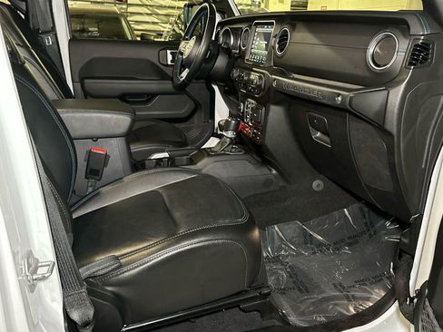 Used 2021 Jeep Wrangler Unlimited Rubicon 4xe w/ Steel Bumper Group AWD/4WD image 11