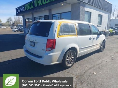 Used 2014 Dodge Grand Caravan SXT image 5