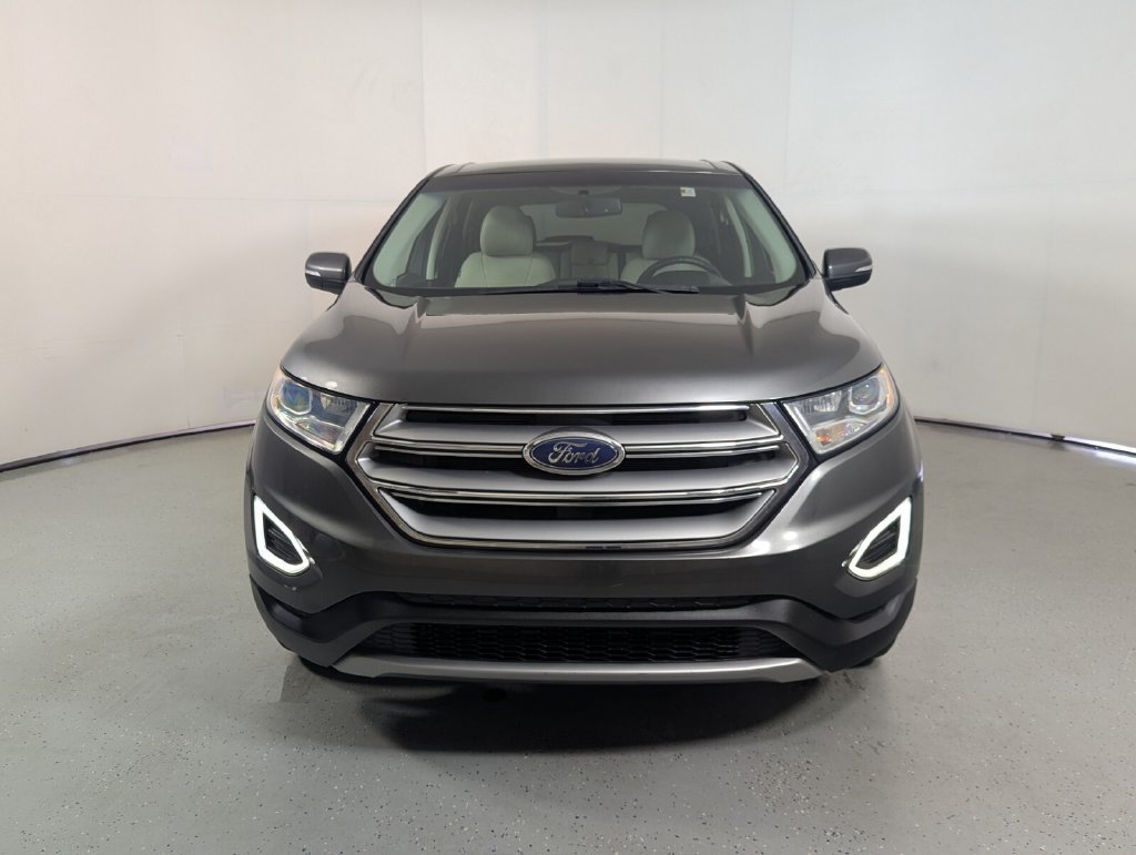 Used 2018 Ford Edge Titanium FWD image 2