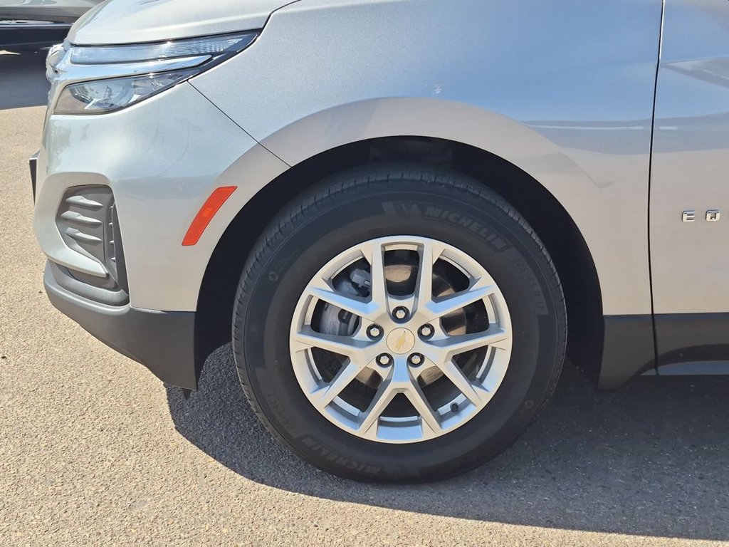 Used 2024 Chevrolet Equinox LS FWD image 33