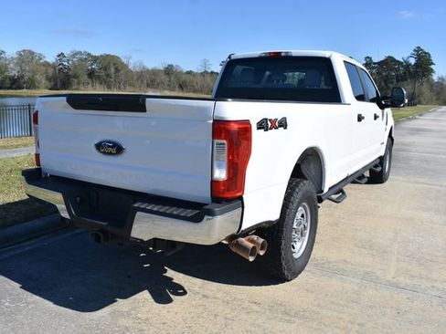 Used 2018 Ford F250 XL w/ Power Equipment Group image 4