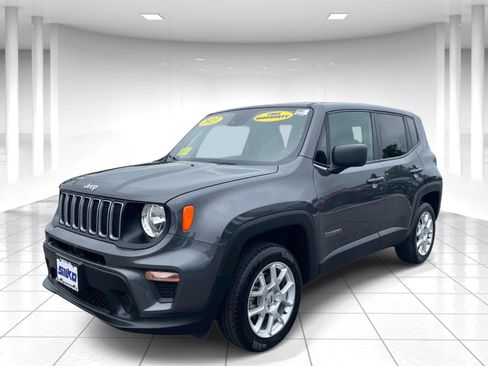 Used 2023 Jeep Renegade Latitude AWD/4WD image 9