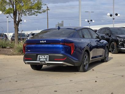 New 2025 Kia K4 LXS