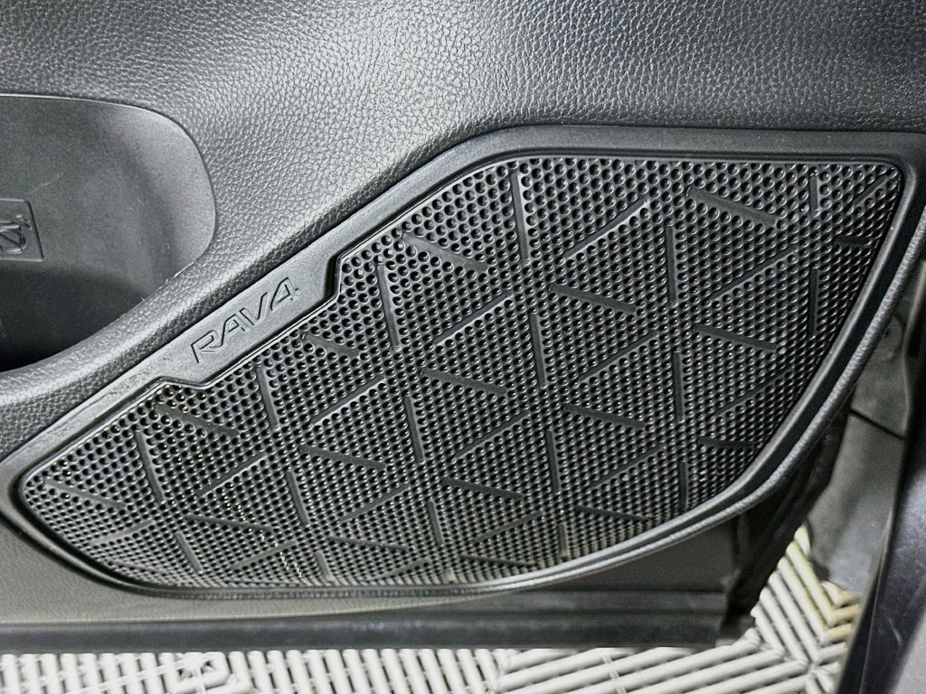 Certified 2025 Toyota RAV4 XLE FWD image 19