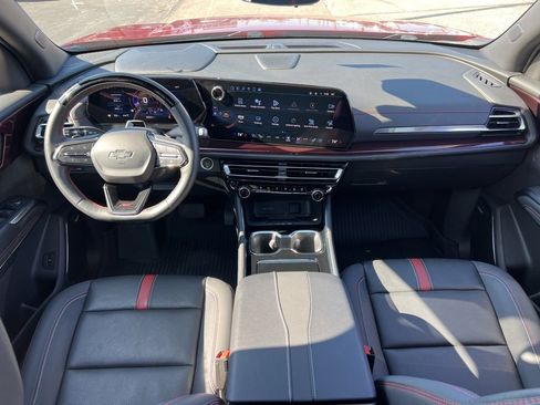 Used 2024 Chevrolet Traverse RS image 35