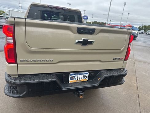 Used 2022 Chevrolet Silverado 1500 ZR2 w/ Technology Package image 6