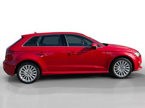 Used 2017 Audi A3 e-tron Premium Plus w/ Premium Plus Package FWD image 6