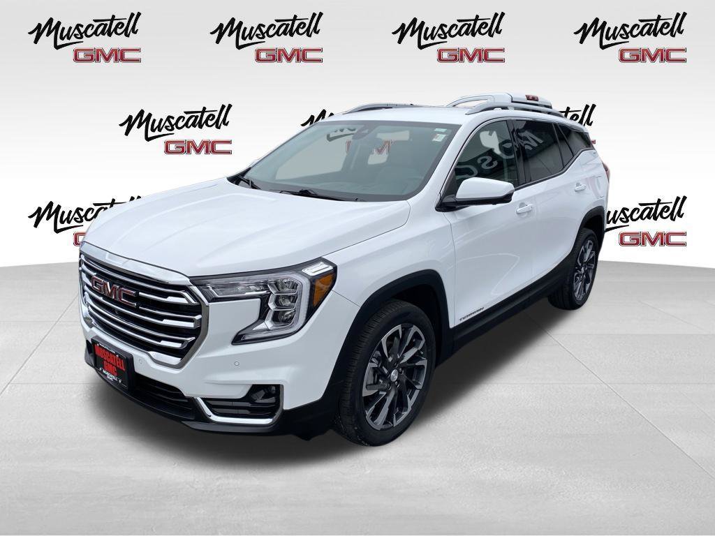 Used 2023 GMC Terrain SLT w/ Infotainment Package II AWD/4WD image 3