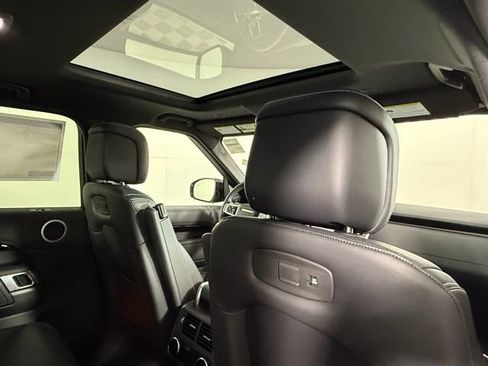 Certified 2025 Land Rover Discovery S image 28