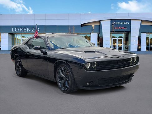 Used 2020 Dodge Challenger SXT w/ Blacktop Package RWD image 3
