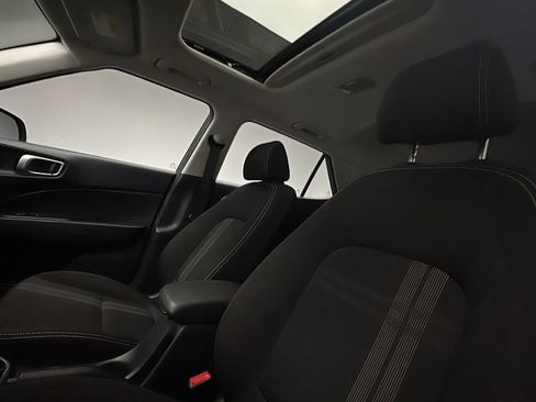Certified 2023 Hyundai Venue SEL FWD image 10
