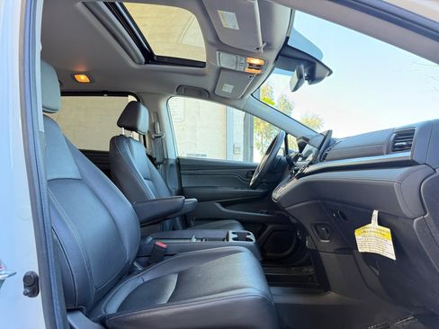 Used 2024 Honda Odyssey EX-L image 14