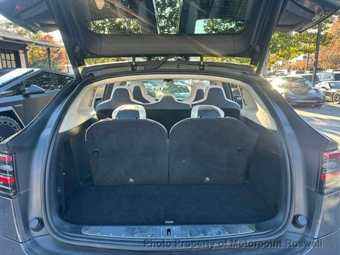 Used 2019 Tesla Model X image 23