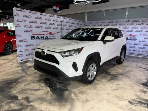 Used 2022 Toyota RAV4 LE AWD/4WD image 4